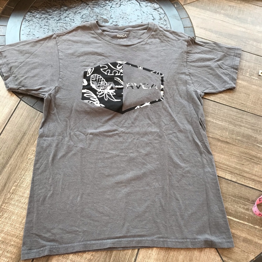 RVCA TShirt Sz Small Gray/Black